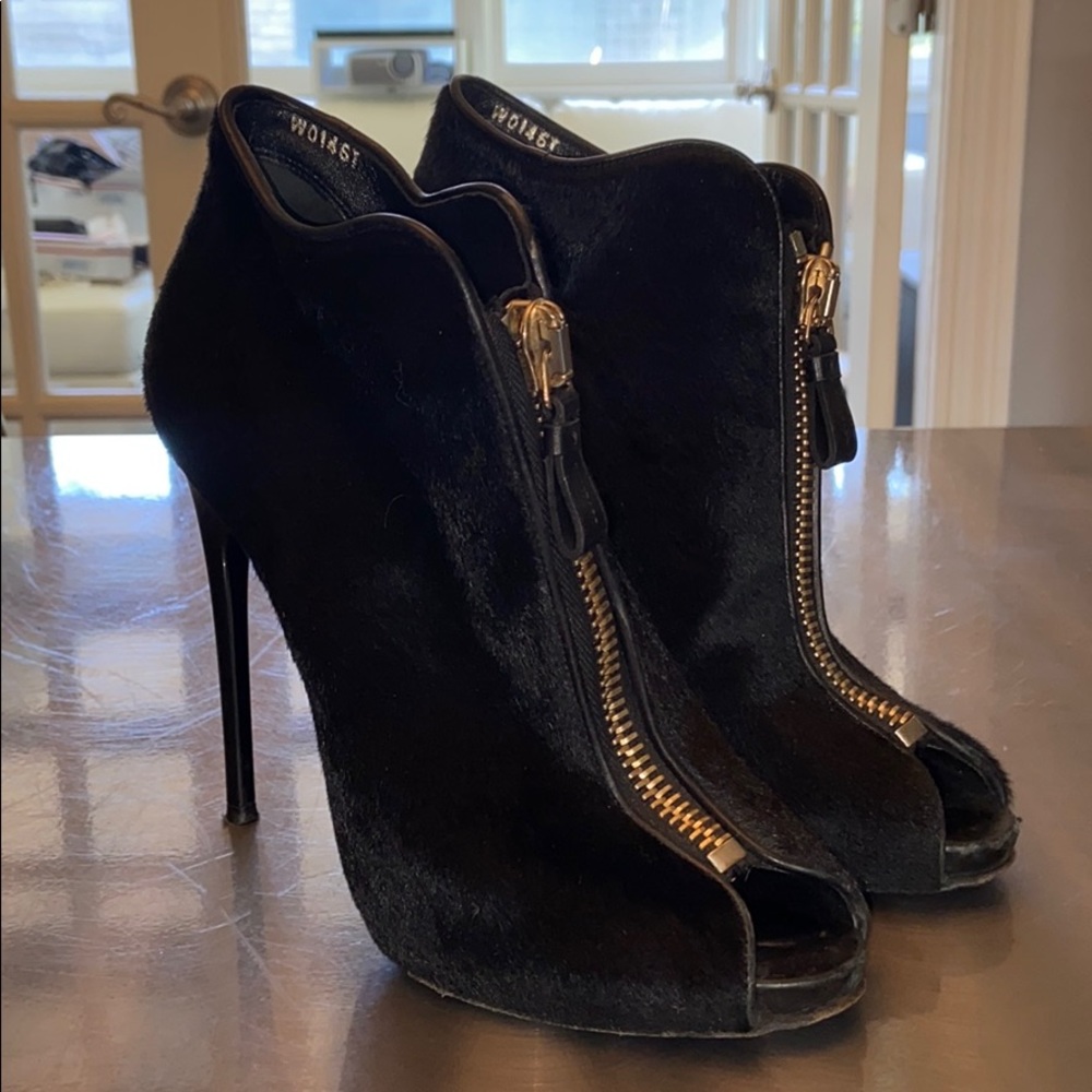 TOM FORD booties
